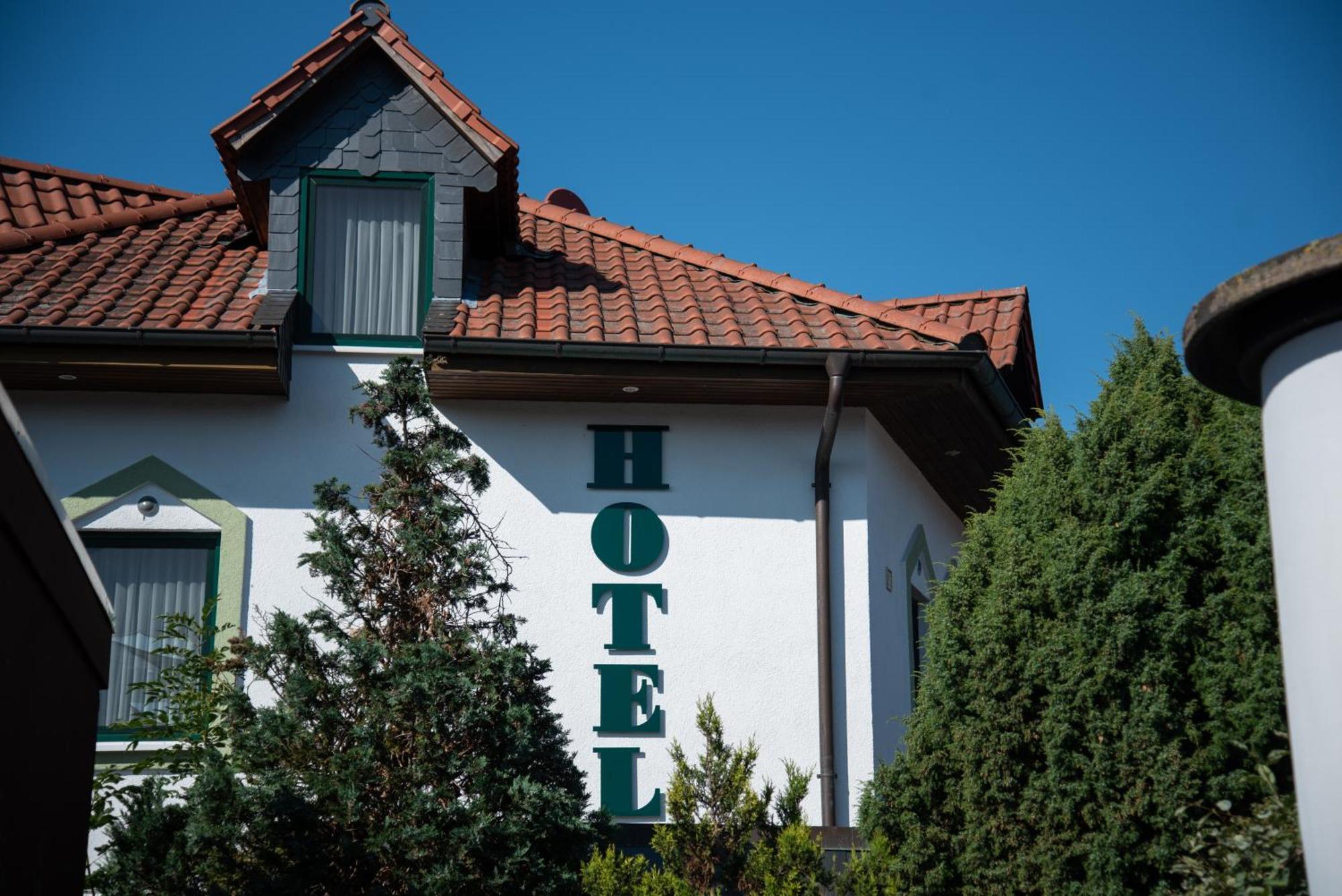 Mahlzeit - Hotel Brauhaus Weyhausen - Keramikstudio Экстерьер фото